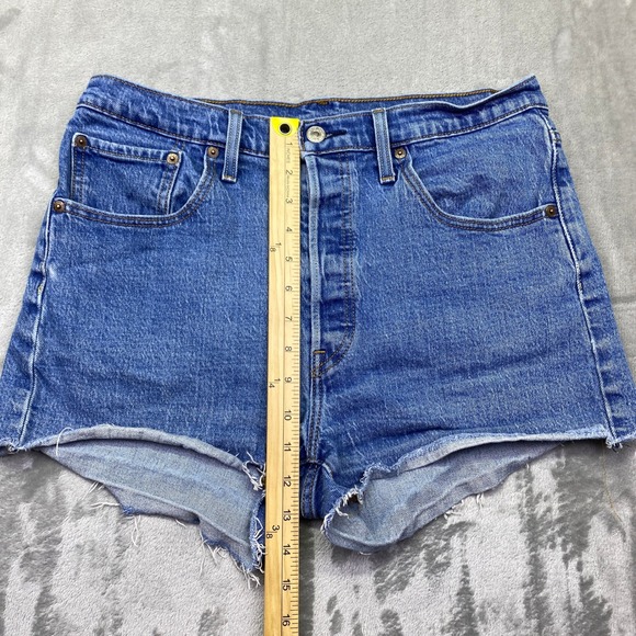 Levi's 501 Cutoff Denim Jean Shorts Blue Button Fly Raw Hem Women Sz 31 Fits 30" - Picture 2 of 11